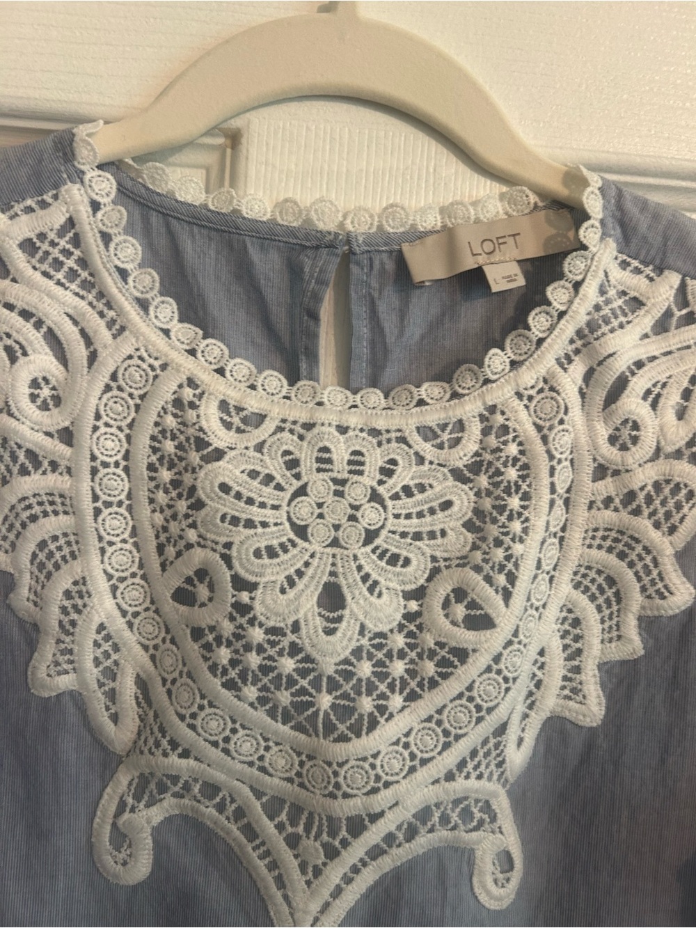 Crochet Loft Flutter Sleeve Top - Light Blue and white pin-stripe lace details L - Picture 4 of 11